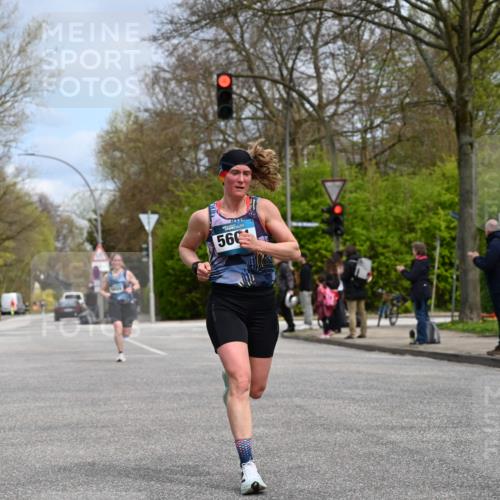 12.04.2026 - 45. Internationalen Wilhelmsburger Insellauf J. Mangold http://msf.ph/oto/9507991 12.04.2026 12:50:15 Ziel 5280, 5483, 2734, 5601, 5659, 5678, 5530, 5825, 5411 meine-sportfotos.de