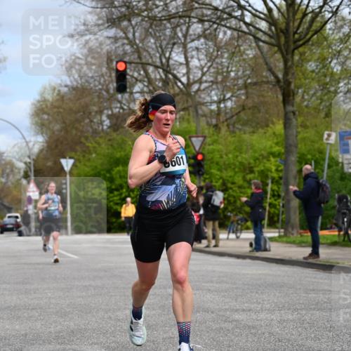 12.04.2026 - 45. Internationalen Wilhelmsburger Insellauf J. Mangold http://msf.ph/oto/9507994 12.04.2026 12:50:16 Ziel 5280, 5483, 2734, 5601, 5659, 5678, 5530, 5825, 5411 meine-sportfotos.de