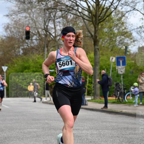12.04.2026 - 45. Internationalen Wilhelmsburger Insellauf J. Mangold http://msf.ph/oto/9507998 12.04.2026 12:50:16 Ziel 5280, 5483, 2734, 5601, 5659, 5678, 5530, 5825, 5411 meine-sportfotos.de