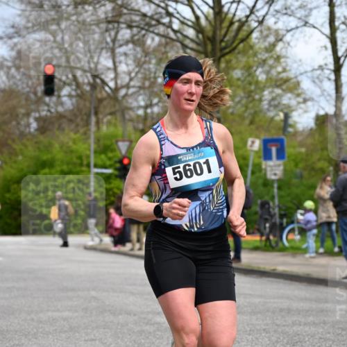 12.04.2026 - 45. Internationalen Wilhelmsburger Insellauf J. Mangold http://msf.ph/oto/9508000 12.04.2026 12:50:16 Ziel 5280, 5483, 2734, 5601, 5659, 5678, 5530, 5825, 5411 meine-sportfotos.de