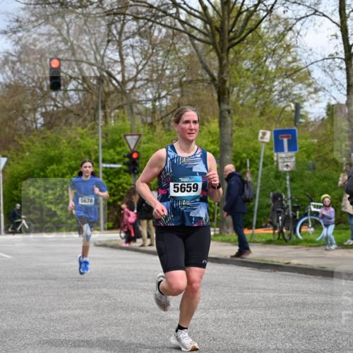 12.04.2026 - 45. Internationalen Wilhelmsburger Insellauf J. Mangold http://msf.ph/oto/9508013 12.04.2026 12:50:19 Ziel 5280, 5483, 2734, 5601, 5659, 5678, 5530, 5825, 5411 meine-sportfotos.de