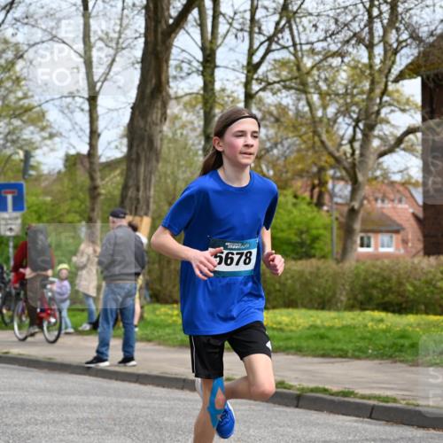12.04.2026 - 45. Internationalen Wilhelmsburger Insellauf J. Mangold http://msf.ph/oto/9508033 12.04.2026 12:50:21 Ziel 5483, 2734, 5601, 5659, 5678, 5530, 5825, 5411 meine-sportfotos.de