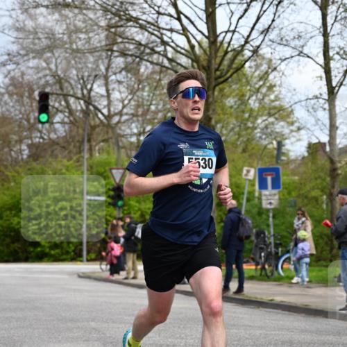 12.04.2026 - 45. Internationalen Wilhelmsburger Insellauf J. Mangold http://msf.ph/oto/9508041 12.04.2026 12:50:50 Ziel 5530, 5825, 5411, 4282, 3982, 3925, 5595, 2959 meine-sportfotos.de