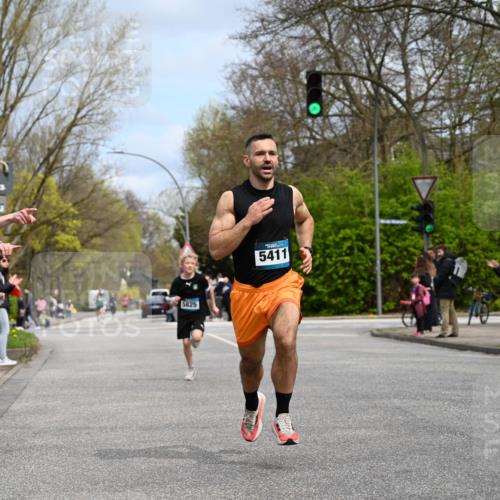12.04.2026 - 45. Internationalen Wilhelmsburger Insellauf J. Mangold http://msf.ph/oto/9508048 12.04.2026 12:50:51 Ziel 5530, 5825, 5411, 4282, 3982, 3925, 5595, 2959, 5860 meine-sportfotos.de
