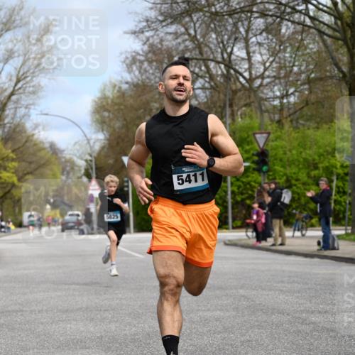 12.04.2026 - 45. Internationalen Wilhelmsburger Insellauf J. Mangold http://msf.ph/oto/9508053 12.04.2026 12:50:52 Ziel 5530, 5825, 5411, 4282, 3982, 3925, 5595, 2959, 5860 meine-sportfotos.de