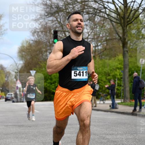 12.04.2026 - 45. Internationalen Wilhelmsburger Insellauf J. Mangold http://msf.ph/oto/9508056 12.04.2026 12:50:52 Ziel 5530, 5825, 5411, 4282, 3982, 3925, 5595, 2959, 5860 meine-sportfotos.de