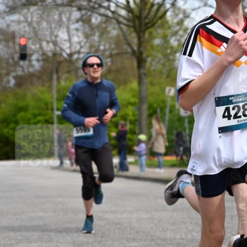 12.04.2026 - 45. Internationalen Wilhelmsburger Insellauf J. Mangold http://msf.ph/oto/9508110 12.04.2026 12:51:14 Ziel 4282, 3982, 3925, 5595, 2959, 5860, 4110, 5307, 5809, 5326, 2787, 5627 meine-sportfotos.de