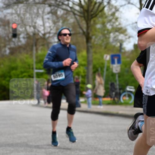 12.04.2026 - 45. Internationalen Wilhelmsburger Insellauf J. Mangold http://msf.ph/oto/9508111 12.04.2026 12:51:14 Ziel 4282, 3982, 3925, 5595, 2959, 5860, 4110, 5307, 5809, 5326, 2787, 5627 meine-sportfotos.de