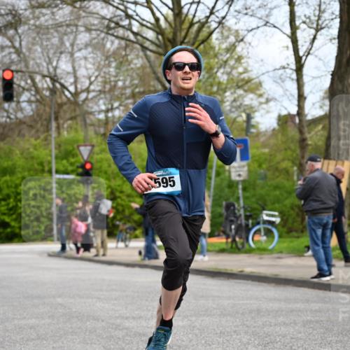 12.04.2026 - 45. Internationalen Wilhelmsburger Insellauf J. Mangold http://msf.ph/oto/9508115 12.04.2026 12:51:15 Ziel 4282, 3982, 3925, 5595, 2959, 5860, 5860, 4110, 5307, 5809, 5326, 2787, 5627, 5493, 4560 meine-sportfotos.de
