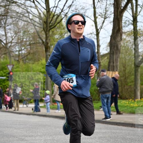 12.04.2026 - 45. Internationalen Wilhelmsburger Insellauf J. Mangold http://msf.ph/oto/9508118 12.04.2026 12:51:15 Ziel 4282, 3982, 3925, 5595, 2959, 5860, 5860, 4110, 5307, 5809, 5326, 2787, 5627, 5493, 4560 meine-sportfotos.de
