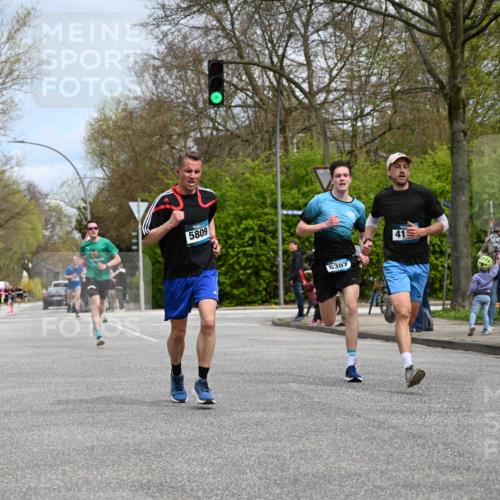 12.04.2026 - 45. Internationalen Wilhelmsburger Insellauf J. Mangold http://msf.ph/oto/9508141 12.04.2026 12:51:37 Ziel 2959, 5860, 4110, 5307, 5809, 5326, 2787, 5627, 5493, 4560, 2779, 3903, 5479, 5797, 5797, 4529, 5758, 2033 meine-sportfotos.de