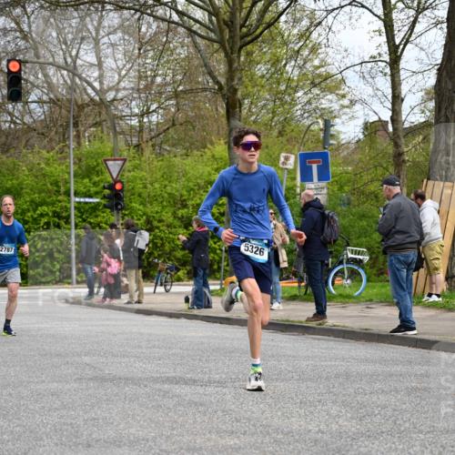 12.04.2026 - 45. Internationalen Wilhelmsburger Insellauf J. Mangold http://msf.ph/oto/9508161 12.04.2026 12:51:42 Ziel 4110, 5307, 5809, 5326, 2787, 5627, 5493, 4560, 2779, 3903, 5479, 5797, 4529, 5758, 2033, 4571 meine-sportfotos.de