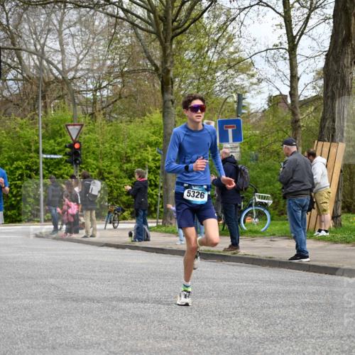12.04.2026 - 45. Internationalen Wilhelmsburger Insellauf J. Mangold http://msf.ph/oto/9508162 12.04.2026 12:51:42 Ziel 4110, 5307, 5809, 5326, 2787, 5627, 5493, 4560, 2779, 3903, 5479, 5797, 4529, 5758, 2033, 4571 meine-sportfotos.de
