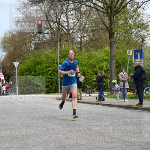 12.04.2026 - 45. Internationalen Wilhelmsburger Insellauf J. Mangold http://msf.ph/oto/9508166 12.04.2026 12:51:44 Ziel 4110, 5307, 5809, 5326, 2787, 5627, 5493, 4560, 2779, 3903, 5479, 5797, 4529, 5758, 2033, 4571, 2414 meine-sportfotos.de