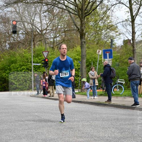 12.04.2026 - 45. Internationalen Wilhelmsburger Insellauf J. Mangold http://msf.ph/oto/9508172 12.04.2026 12:51:44 Ziel 4110, 5307, 5809, 5326, 2787, 5627, 5493, 4560, 2779, 3903, 5479, 5797, 4529, 5758, 2033, 4571, 2414 meine-sportfotos.de