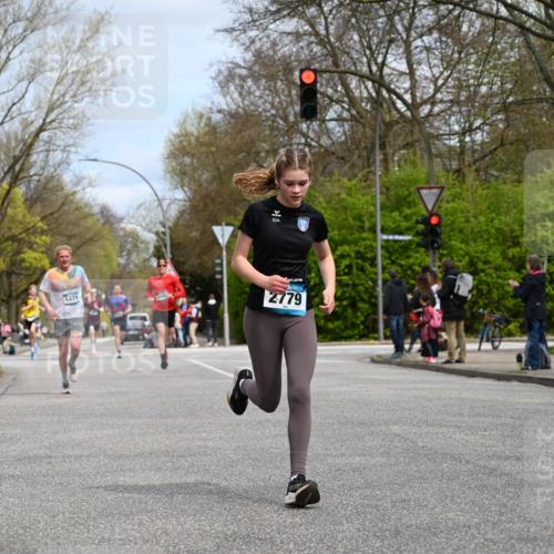 12.04.2026 - 45. Internationalen Wilhelmsburger Insellauf J. Mangold http://msf.ph/oto/9508184 12.04.2026 12:51:48 Ziel 5809, 5326, 2787, 5627, 5493, 4560, 2779, 3903, 5479, 5797, 4529, 5758, 2033, 2033, 4571, 2414 meine-sportfotos.de
