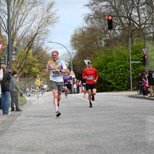 12.04.2026 - 45. Internationalen Wilhelmsburger Insellauf J. Mangold http://msf.ph/oto/9508194 12.04.2026 12:51:50 Ziel 5809, 5326, 2787, 5627, 5493, 4560, 2779, 3903, 5479, 5797, 4529, 5758, 2033, 4571, 4571, 2414, 4609 meine-sportfotos.de