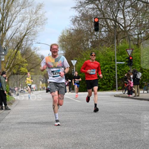 12.04.2026 - 45. Internationalen Wilhelmsburger Insellauf J. Mangold http://msf.ph/oto/9508204 12.04.2026 12:51:51 Ziel 5809, 5326, 2787, 5627, 5493, 4560, 2779, 3903, 5479, 5797, 4529, 5758, 2033, 4571, 2414, 4609 meine-sportfotos.de