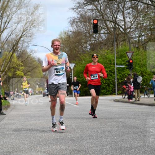 12.04.2026 - 45. Internationalen Wilhelmsburger Insellauf J. Mangold http://msf.ph/oto/9508206 12.04.2026 12:51:51 Ziel 5809, 5326, 2787, 5627, 5493, 4560, 2779, 3903, 5479, 5797, 4529, 5758, 2033, 4571, 2414, 4609 meine-sportfotos.de