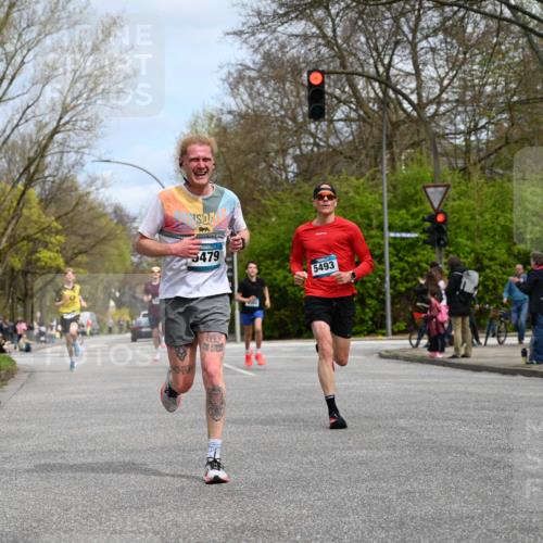 12.04.2026 - 45. Internationalen Wilhelmsburger Insellauf J. Mangold http://msf.ph/oto/9508208 12.04.2026 12:51:51 Ziel 5809, 5326, 2787, 5627, 5493, 4560, 2779, 3903, 5479, 5797, 4529, 5758, 2033, 4571, 2414, 4609 meine-sportfotos.de