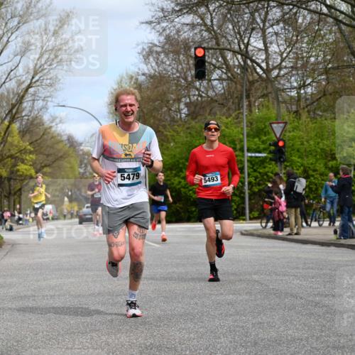 12.04.2026 - 45. Internationalen Wilhelmsburger Insellauf J. Mangold http://msf.ph/oto/9508209 12.04.2026 12:51:51 Ziel 5809, 5326, 2787, 5627, 5493, 4560, 2779, 3903, 5479, 5797, 4529, 5758, 2033, 4571, 2414, 4609 meine-sportfotos.de