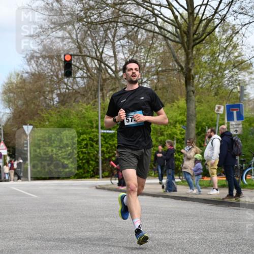12.04.2026 - 45. Internationalen Wilhelmsburger Insellauf J. Mangold http://msf.ph/oto/9508242 12.04.2026 12:52:05 Ziel 2779, 3903, 5479, 5797, 4529, 5758, 2033, 4571, 2414, 4609, 5779, 4346 meine-sportfotos.de