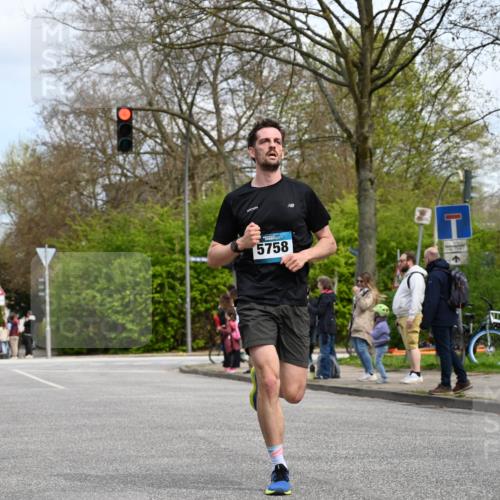 12.04.2026 - 45. Internationalen Wilhelmsburger Insellauf J. Mangold http://msf.ph/oto/9508243 12.04.2026 12:52:05 Ziel 2779, 3903, 5479, 5797, 4529, 5758, 2033, 4571, 2414, 4609, 5779, 4346 meine-sportfotos.de