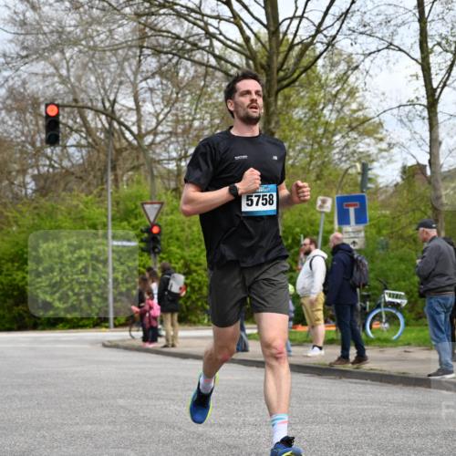 12.04.2026 - 45. Internationalen Wilhelmsburger Insellauf J. Mangold http://msf.ph/oto/9508246 12.04.2026 12:52:05 Ziel 2779, 3903, 5479, 5797, 4529, 5758, 2033, 4571, 2414, 4609, 5779, 4346 meine-sportfotos.de