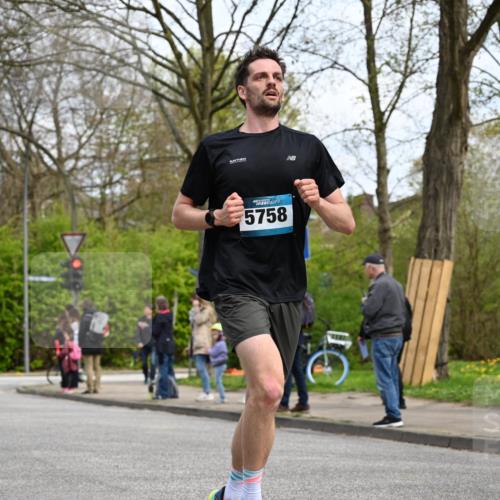 12.04.2026 - 45. Internationalen Wilhelmsburger Insellauf J. Mangold http://msf.ph/oto/9508249 12.04.2026 12:52:05 Ziel 2779, 3903, 5479, 5797, 4529, 5758, 2033, 4571, 2414, 4609, 5779, 4346 meine-sportfotos.de