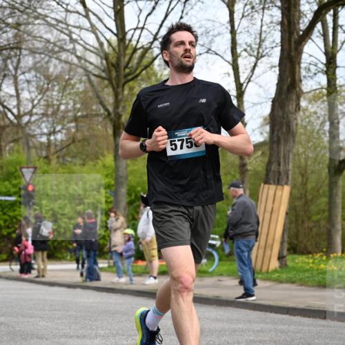 12.04.2026 - 45. Internationalen Wilhelmsburger Insellauf J. Mangold http://msf.ph/oto/9508250 12.04.2026 12:52:05 Ziel 2779, 3903, 5479, 5797, 4529, 5758, 2033, 4571, 2414, 4609, 5779, 4346 meine-sportfotos.de
