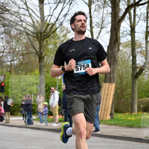 12.04.2026 - 45. Internationalen Wilhelmsburger Insellauf J. Mangold http://msf.ph/oto/9508251 12.04.2026 12:52:05 Ziel 2779, 3903, 5479, 5797, 4529, 5758, 2033, 4571, 2414, 4609, 5779, 4346 meine-sportfotos.de