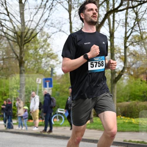 12.04.2026 - 45. Internationalen Wilhelmsburger Insellauf J. Mangold http://msf.ph/oto/9508253 12.04.2026 12:52:06 Ziel 2779, 3903, 5479, 5797, 4529, 5758, 2033, 4571, 2414, 4609, 5779, 4346 meine-sportfotos.de