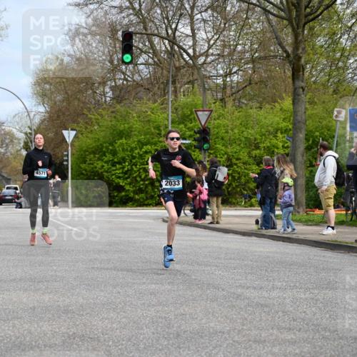 12.04.2026 - 45. Internationalen Wilhelmsburger Insellauf J. Mangold http://msf.ph/oto/9508259 12.04.2026 12:52:13 Ziel 5797, 4529, 5758, 2033, 4571, 2414, 4609, 4609, 5779, 4346 meine-sportfotos.de