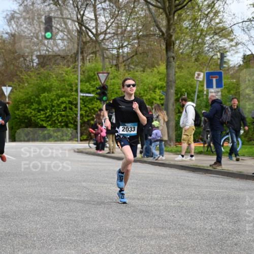 12.04.2026 - 45. Internationalen Wilhelmsburger Insellauf J. Mangold http://msf.ph/oto/9508266 12.04.2026 12:52:13 Ziel 5797, 4529, 5758, 2033, 4571, 2414, 4609, 4609, 5779, 4346 meine-sportfotos.de
