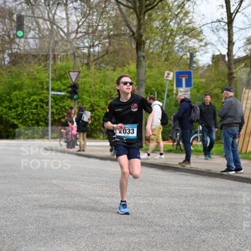12.04.2026 - 45. Internationalen Wilhelmsburger Insellauf J. Mangold http://msf.ph/oto/9508269 12.04.2026 12:52:13 Ziel 5797, 4529, 5758, 2033, 4571, 2414, 4609, 4609, 5779, 4346 meine-sportfotos.de