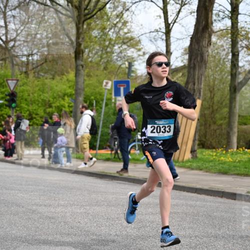 12.04.2026 - 45. Internationalen Wilhelmsburger Insellauf J. Mangold http://msf.ph/oto/9508275 12.04.2026 12:52:14 Ziel 5797, 4529, 5758, 2033, 4571, 2414, 4609, 5779, 4346 meine-sportfotos.de