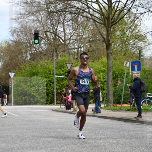 12.04.2026 - 45. Internationalen Wilhelmsburger Insellauf J. Mangold http://msf.ph/oto/9508318 12.04.2026 12:52:20 Ziel 5758, 2033, 4571, 2414, 4609, 5779, 5779, 4346, 5763, 2896 meine-sportfotos.de