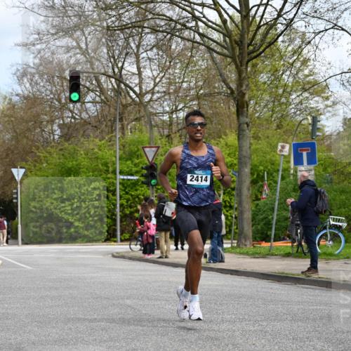 12.04.2026 - 45. Internationalen Wilhelmsburger Insellauf J. Mangold http://msf.ph/oto/9508319 12.04.2026 12:52:20 Ziel 5758, 2033, 4571, 2414, 4609, 5779, 5779, 4346, 5763, 2896 meine-sportfotos.de
