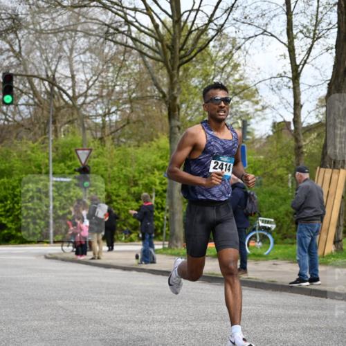 12.04.2026 - 45. Internationalen Wilhelmsburger Insellauf J. Mangold http://msf.ph/oto/9508324 12.04.2026 12:52:20 Ziel 5758, 2033, 4571, 2414, 4609, 5779, 5779, 4346, 5763, 2896 meine-sportfotos.de