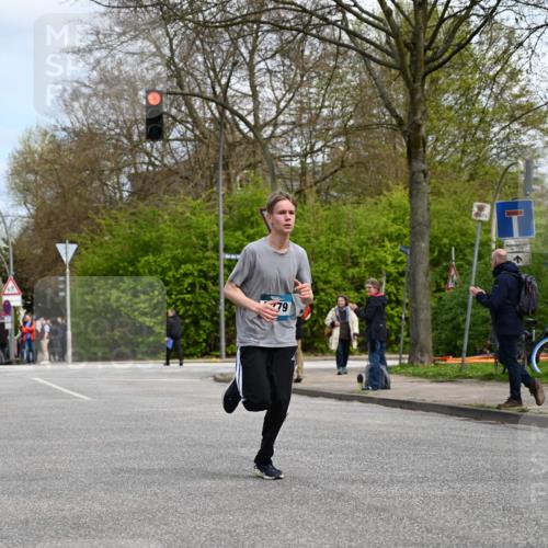 12.04.2026 - 45. Internationalen Wilhelmsburger Insellauf J. Mangold http://msf.ph/oto/9508332 12.04.2026 12:52:27 Ziel 4571, 2414, 4609, 5779, 4346, 5763, 2896, 5621, 4879, 4891, 5127 meine-sportfotos.de
