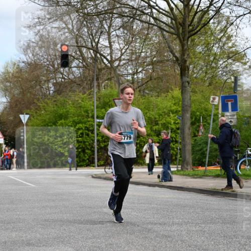 12.04.2026 - 45. Internationalen Wilhelmsburger Insellauf J. Mangold http://msf.ph/oto/9508333 12.04.2026 12:52:28 Ziel 2414, 4609, 5779, 4346, 5763, 2896, 5621, 4879, 4891, 5127, 2218 meine-sportfotos.de
