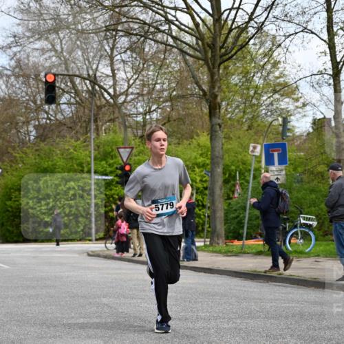 12.04.2026 - 45. Internationalen Wilhelmsburger Insellauf J. Mangold http://msf.ph/oto/9508336 12.04.2026 12:52:28 Ziel 2414, 4609, 5779, 4346, 5763, 2896, 5621, 4879, 4891, 5127, 2218 meine-sportfotos.de