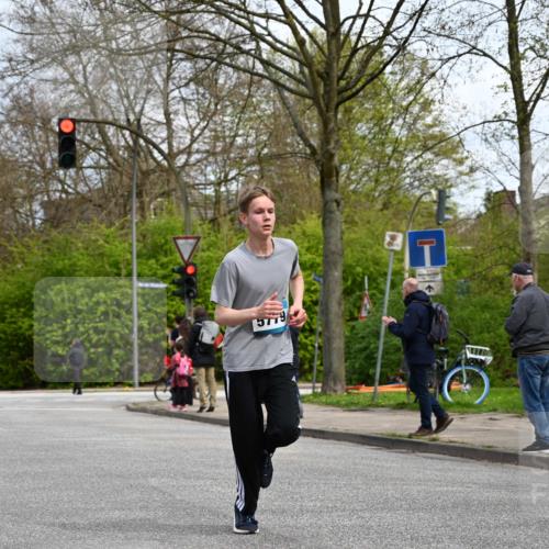 12.04.2026 - 45. Internationalen Wilhelmsburger Insellauf J. Mangold http://msf.ph/oto/9508337 12.04.2026 12:52:28 Ziel 2414, 4609, 5779, 4346, 5763, 2896, 5621, 4879, 4891, 5127, 2218 meine-sportfotos.de