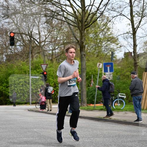 12.04.2026 - 45. Internationalen Wilhelmsburger Insellauf J. Mangold http://msf.ph/oto/9508338 12.04.2026 12:52:28 Ziel 2414, 4609, 5779, 4346, 5763, 2896, 5621, 4879, 4891, 5127, 2218 meine-sportfotos.de