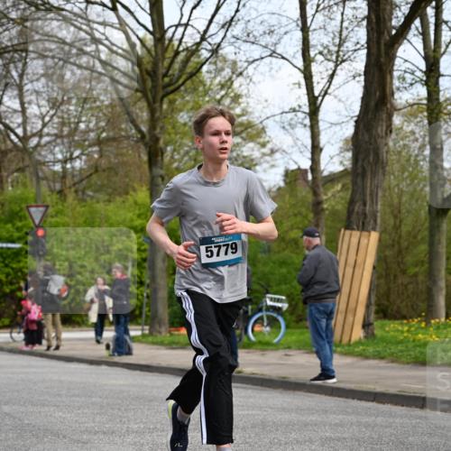 12.04.2026 - 45. Internationalen Wilhelmsburger Insellauf J. Mangold http://msf.ph/oto/9508343 12.04.2026 12:52:28 Ziel 2414, 4609, 5779, 4346, 5763, 2896, 5621, 4879, 4891, 5127, 2218 meine-sportfotos.de