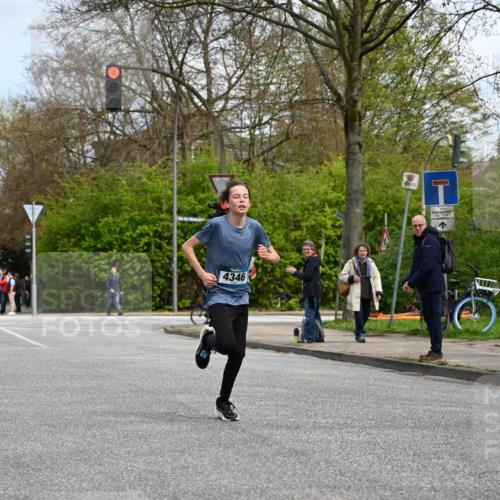 12.04.2026 - 45. Internationalen Wilhelmsburger Insellauf J. Mangold http://msf.ph/oto/9508349 12.04.2026 12:52:36 Ziel 4609, 5779, 4346, 5763, 2896, 5621, 4879, 4891, 5127, 5127, 2218, 4183, 3749, 3160 meine-sportfotos.de