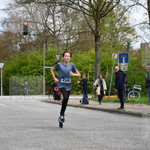 12.04.2026 - 45. Internationalen Wilhelmsburger Insellauf J. Mangold http://msf.ph/oto/9508350 12.04.2026 12:52:36 Ziel 4609, 5779, 4346, 5763, 2896, 5621, 4879, 4891, 5127, 5127, 2218, 4183, 3749, 3160 meine-sportfotos.de