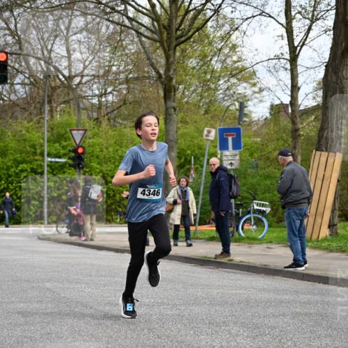 12.04.2026 - 45. Internationalen Wilhelmsburger Insellauf J. Mangold http://msf.ph/oto/9508354 12.04.2026 12:52:36 Ziel 4609, 5779, 4346, 5763, 2896, 5621, 4879, 4891, 5127, 5127, 2218, 4183, 3749, 3160 meine-sportfotos.de