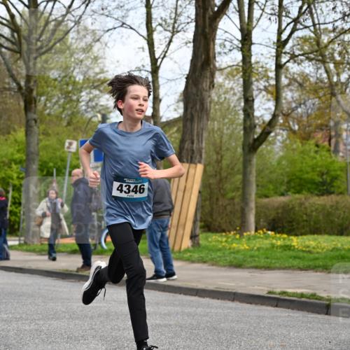12.04.2026 - 45. Internationalen Wilhelmsburger Insellauf J. Mangold http://msf.ph/oto/9508360 12.04.2026 12:52:37 Ziel 4609, 5779, 4346, 5763, 2896, 5621, 4879, 4891, 5127, 2218, 4183, 3749, 3160 meine-sportfotos.de