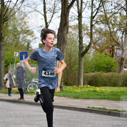 12.04.2026 - 45. Internationalen Wilhelmsburger Insellauf J. Mangold http://msf.ph/oto/9508361 12.04.2026 12:52:37 Ziel 4609, 5779, 4346, 5763, 2896, 5621, 4879, 4891, 5127, 2218, 4183, 3749, 3160 meine-sportfotos.de